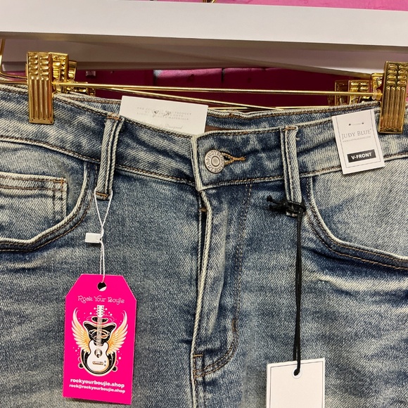 Judy Blue Denim Shorts - Picture 5 of 5